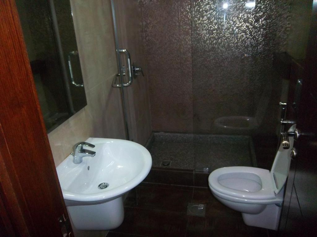 Aghadeer Hotel Amman Oda fotoğraf